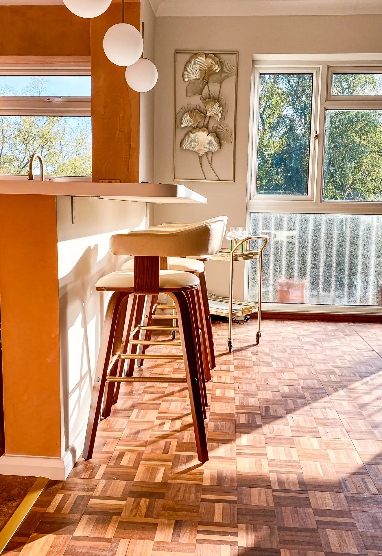 Breakfast bar